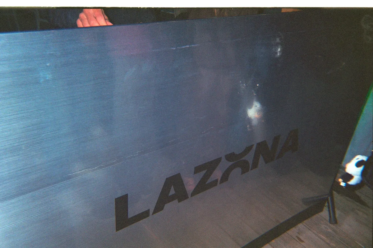 LAZONA X SALVAJE BEACH foto 1